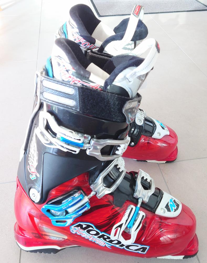 スキーブーツ　NORDICA Fire Arrow F3 Nordica Fire Arrow F3 W review - Freeride